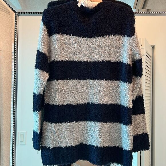 NWT ULTRA PLUSH STRIPE SWEATER - Picture 4 of 5